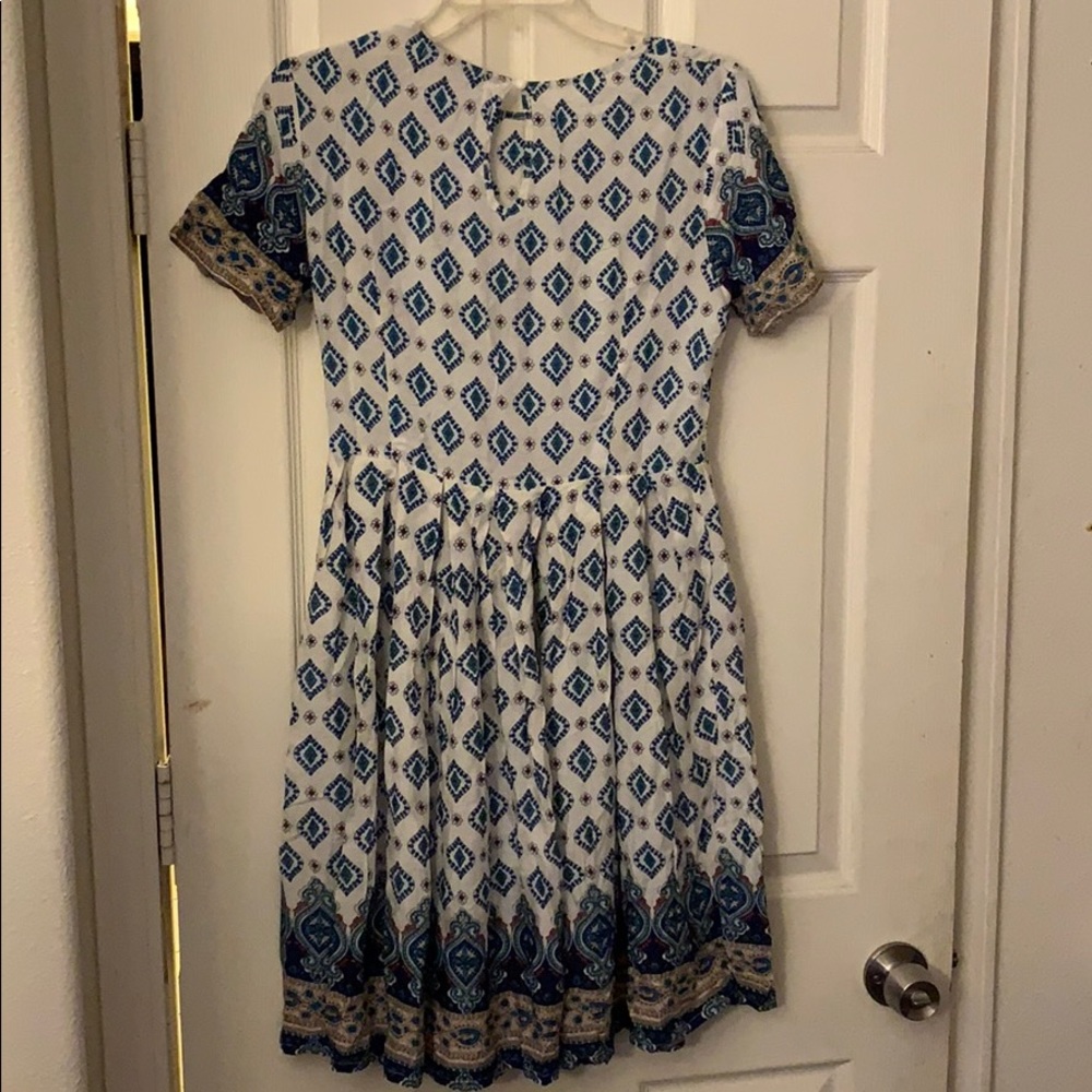 Dress - Picture 2 of 3